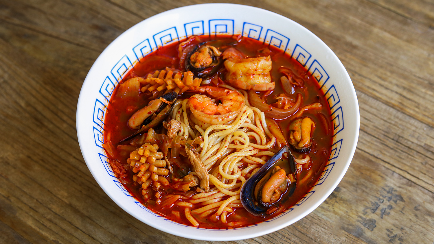 Jjamppong Korean Seafood Noodle Soup Recipe And Video Seonkyoung Longest